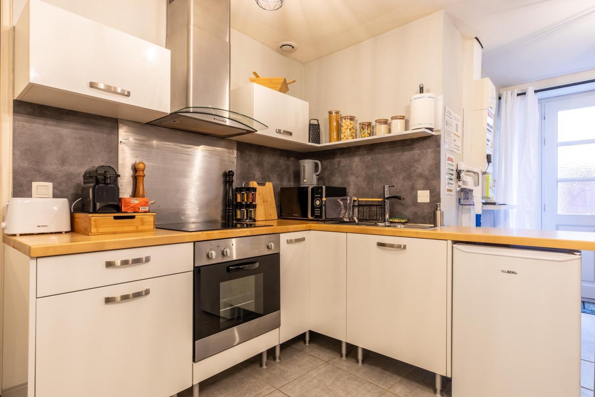 Nid Douillet - Elegant Studio En Plein Centre De รีอง ภายนอก รูปภาพ